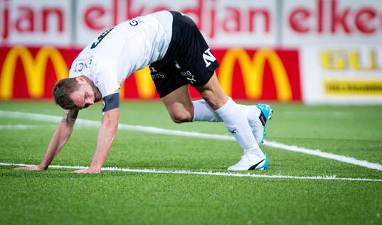 Örebros Robert Åhman Persson deppar