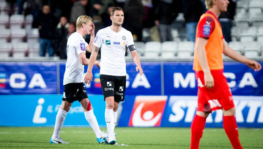 Örebros Karl Holmberg och Robert Åhman Persson deppar