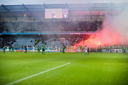 Hammarbyklacken bränner en stor mängd bengaler