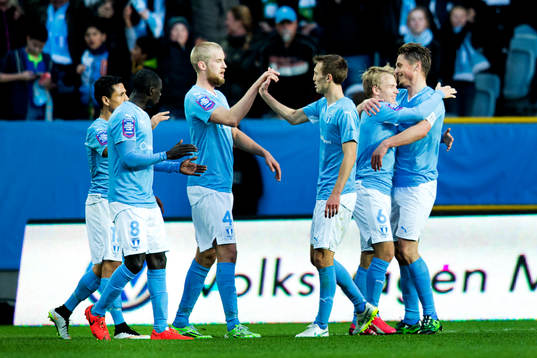 Malmö FFs Oscar Lewicki firas av lagkamraterna