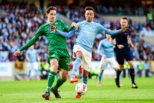 Hammarbys Philip Haglund och Malmö FFs Tobias Sana