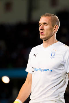 Malmö FFs målvakt Robin Olsen deppar