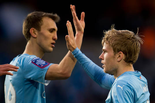 Malmö FFs Magnus Wolff Eikrem och Oscar Lewicki jublar
