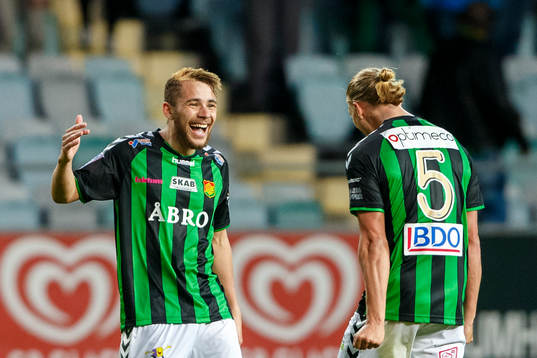 Gais Malkolm Moenza och Gais Emil Eliasson jublar