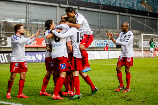 Östersunds spelare jublar