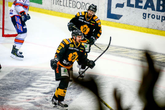 Skellefteås Janne Pesonen jublar