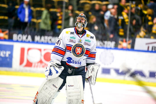 Växjös målvakt Cristopher Nihlstorp  jublar