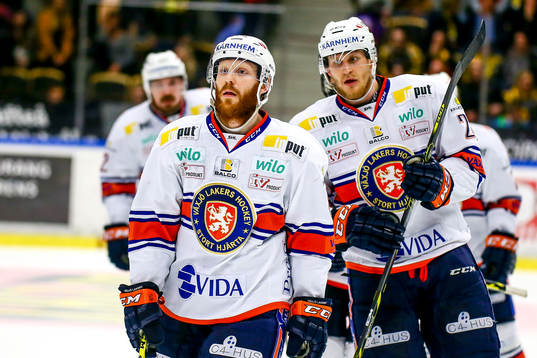Växjös Liam Reddox och Jani Lajunen jublar