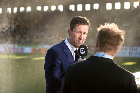 Jonas Dahlkvist på Cmore innan en fotbollsmatch i