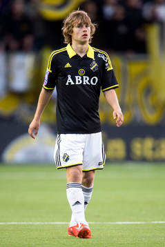 s Sam Lundholm