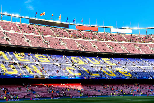 Läktare inne på Camp Nou före fotbollsmatchen i