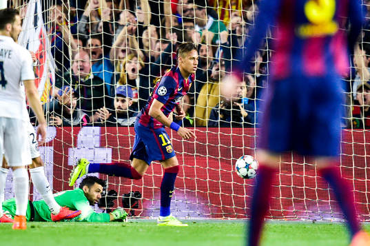 Barcelonas Neymar jublar
