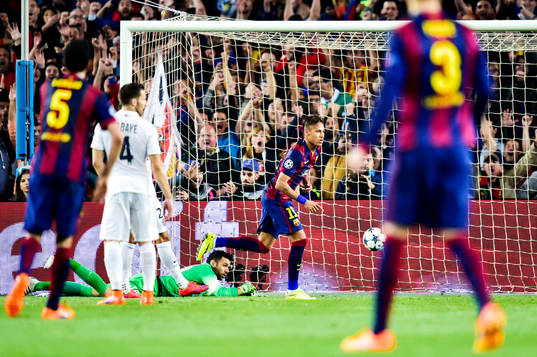 Barcelonas Neymar jublar