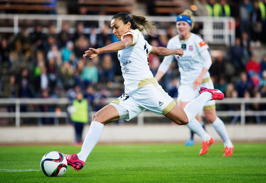 Rosengårds Marta Viera Da Silva skjuter ett skott