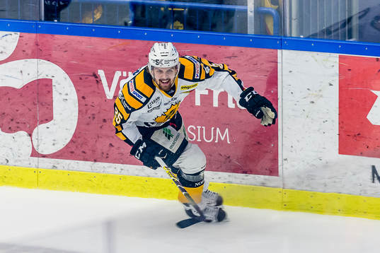 Skellefteås Axel Holmström jublar