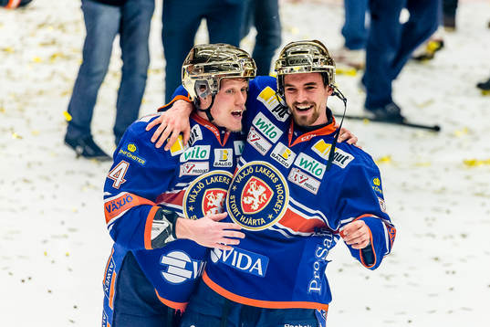 Växjös Niclas Lundgren och Eddie Larsson jublar