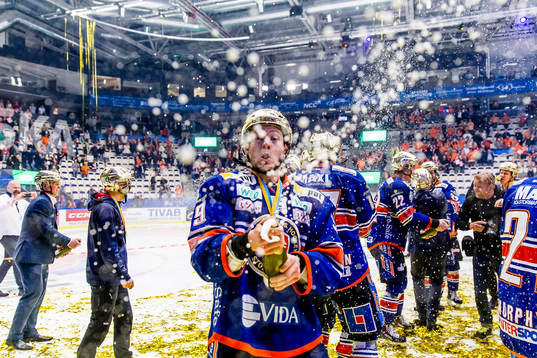 Växjös Rhett Rakhshani jublar