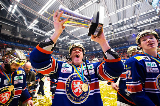 Växjös Niclas Lundgren jublar