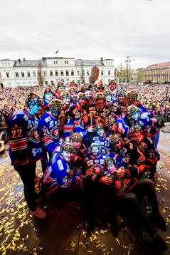 Växjö firar SM-guld på Stortorget