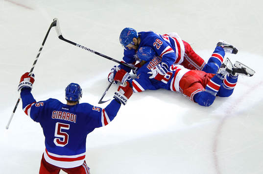 New York Rangers Carl Hagelin (62) celebrates with teammate