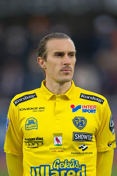 Falkenbergs Tobias Carlsson före fotbollsmatchen i
