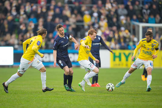 Falkenbergs Tobias Carlsson och Malmö FFs Markus Rosenberg
