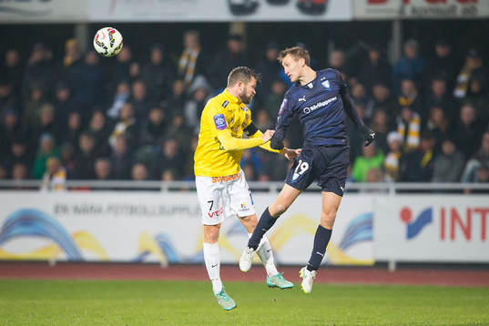 Falkenbergs David Svensson och Malmö FFs Magnus Wolff