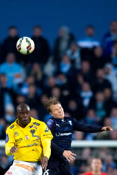 Falkenbergs Hakeem Araba i nickduell med Malmö FFs Oscar