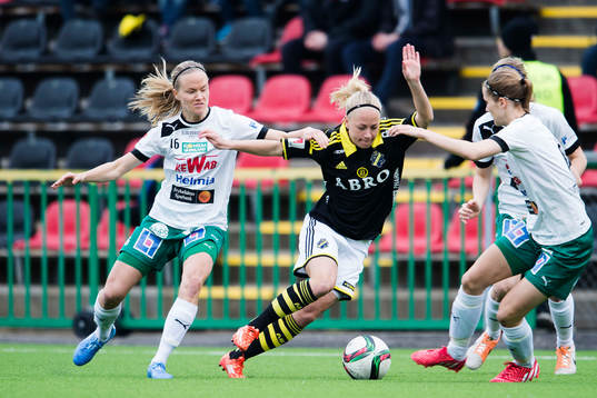Mallbackens Elin Nyman och AIKs Sara Storck