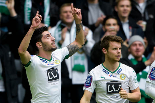 Hammarbys Nahir Besara jublar