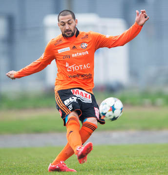 Karlskronas Juan Robledo i matchen i division 2 mellan IFK