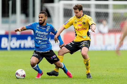 Halmstads Junes Barny och Elfsborgs Henning Hauger