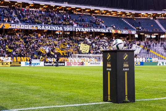 s supportrar innan fotbollsmatchen i Allsvenskan mellan AIK