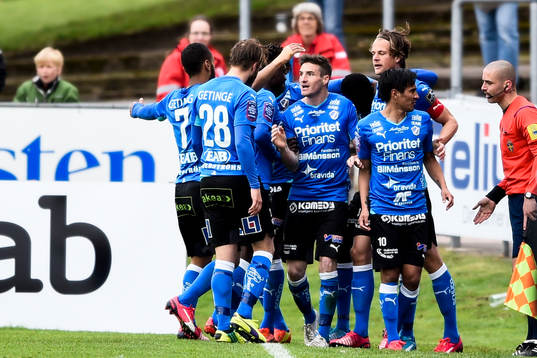Halmstads spelare jublar