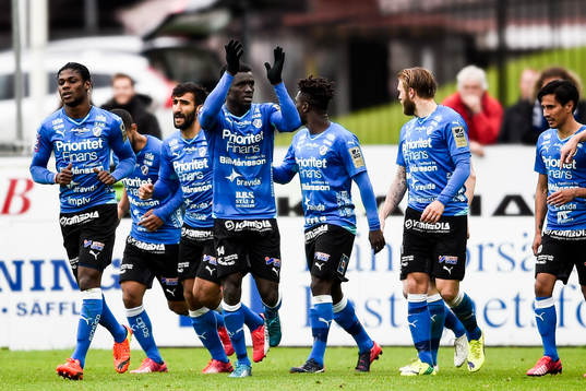 Halmstads spelare jublar
