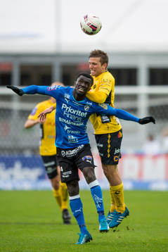 Kamp mellan Elfsborgs Anders Svensson och Halmstads Joseph