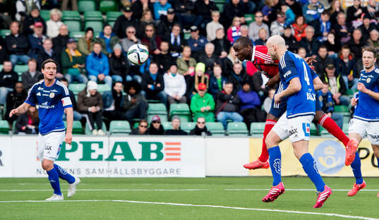 Djurgårdens Nyasha Mushekwi nickar in 0-2