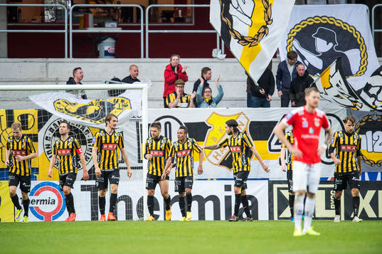 Häckenspelarna jublar