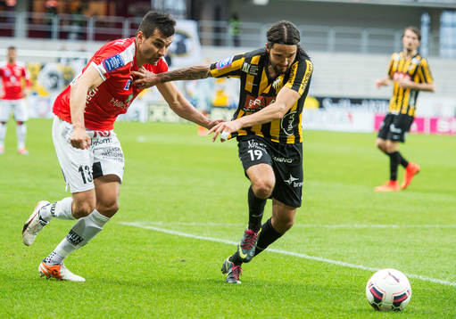 Kalmars Emin Nouri och Häckens Leonard Zuta