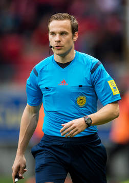 Domaren Kristoffer Karlsson