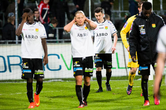 Gais Kieron Cadogan, Emil Eliasson och Petrit Zhubi deppar