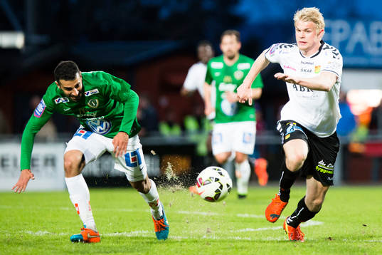 Jönköpings Södras André Calisir i duell mot Gais Linus
