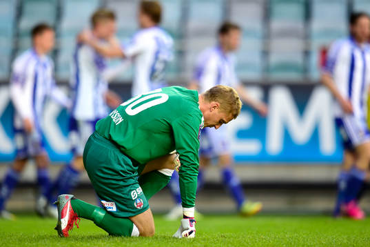 Helsingborgs målvakt Pär Hansson deppar
