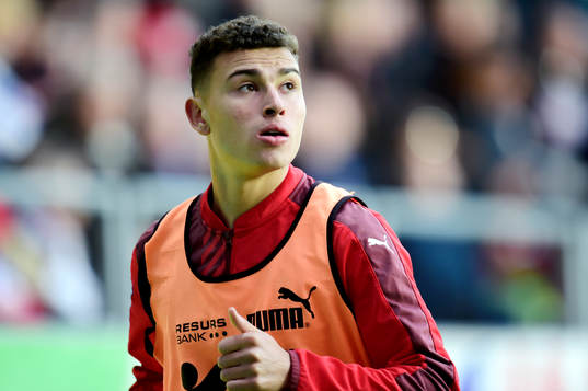 Helsingborgs Jordan Larsson värmer upp
