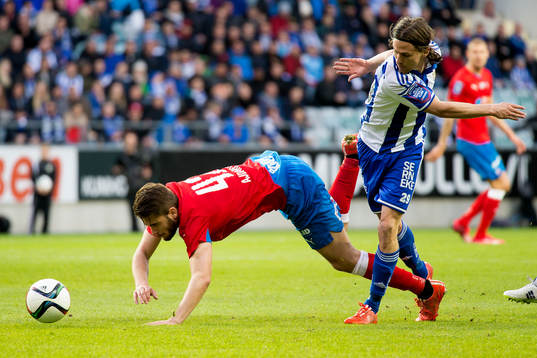IFK Göteborgs Lasse Vibe fäller Helsingborgs Astrit