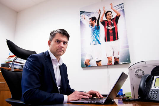 Malmö FFs VD Niclas Carlnén på sitt kontor