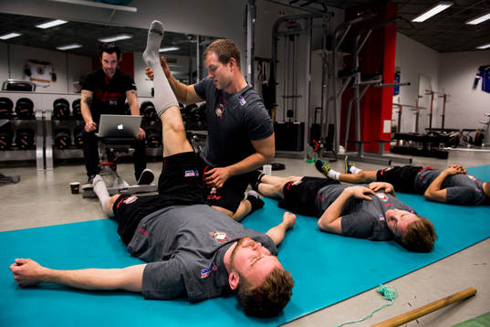 Osteopat Niklas Ohlsson och fystränare Freddie Sjögren