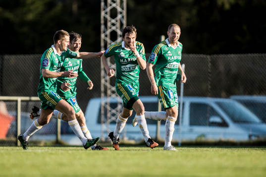Ljungskiles Aleksandar Kitic jublar