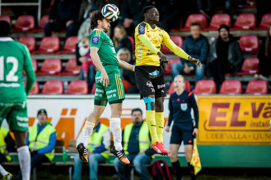 Ljungskiles Aleksandar Kitic vinner en duell mot Mjällbys