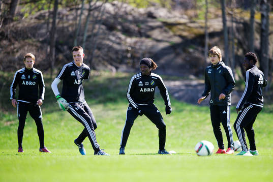 s Johan Blomberg, målvakt Oscar Linnér, Mohamed Bangura,